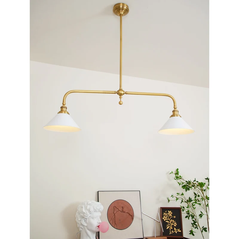 Luxe Design Hanglamp Met Witte Glazen Kappen Voor Eettafel En Keukeneiland In Messing Afwerking | Sansoti