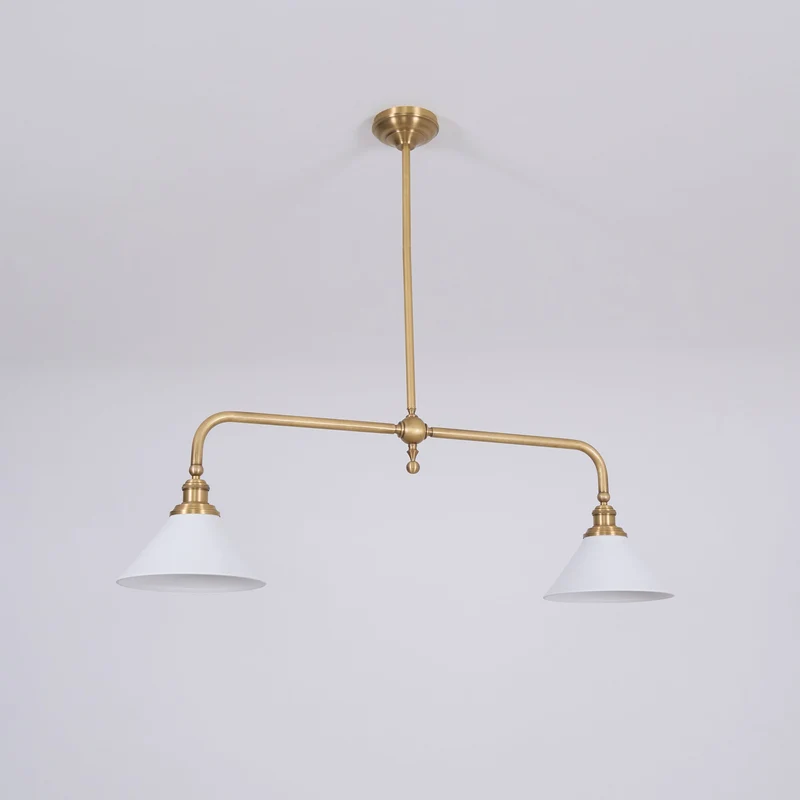 Luxe Design Hanglamp Met Witte Glazen Kappen Voor Eettafel En Keukeneiland In Messing Afwerking | Sansoti