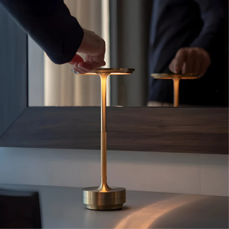 Tafellamp Draadloos LED Dimbaar Metaal Goud Zwart Zilver Oplaadbaar Touchlamp Nachtlamp Bureau Lamp Modern Design | Sansoti
