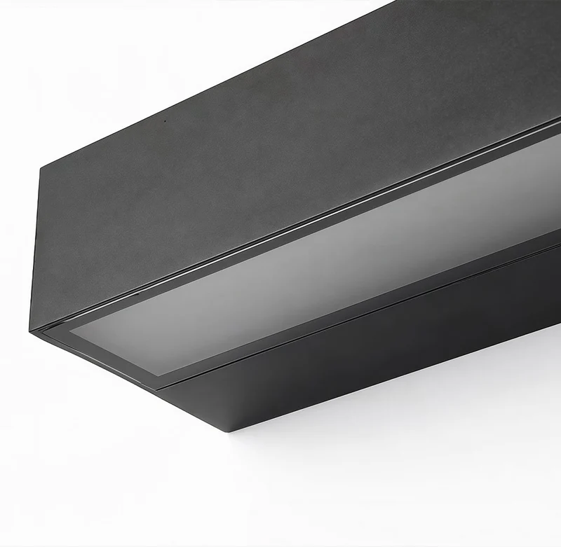 Moderne Buiten Wandlamp Met Lineair LED Licht En IP65 Waterdichte Aluminium Behuizing Voor Gevel, Entree En Garage | Sansoti