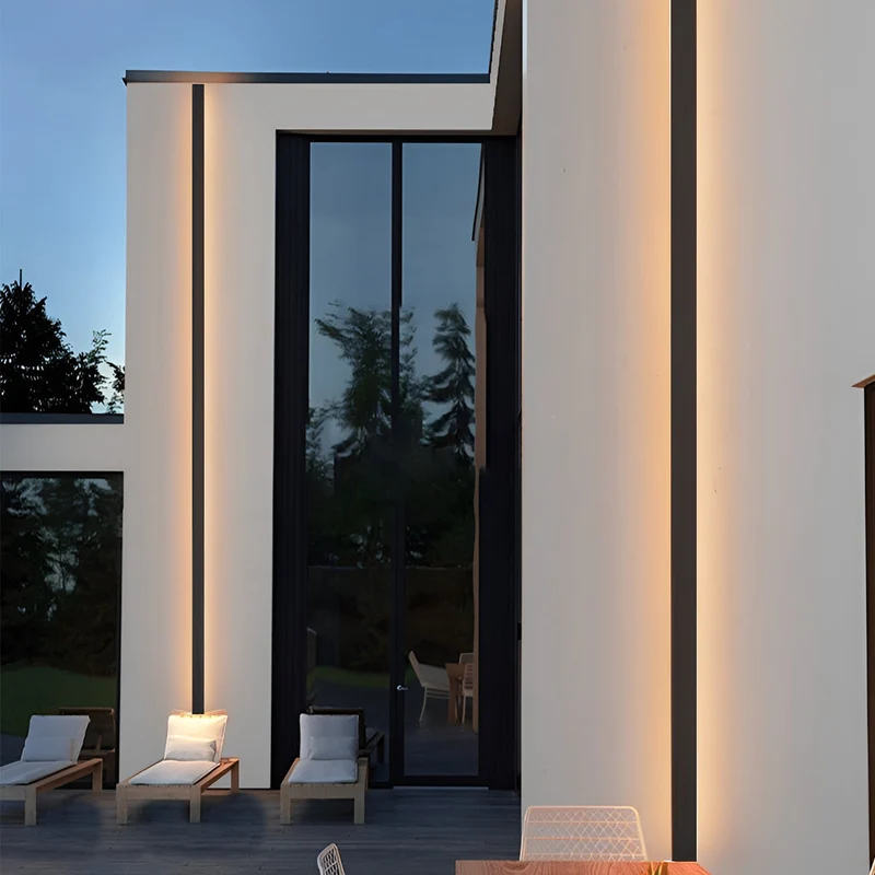 Moderne Waterdichte Lineaire Buiten Wandlamp Met LED En IP65 Bescherming | Sansoti