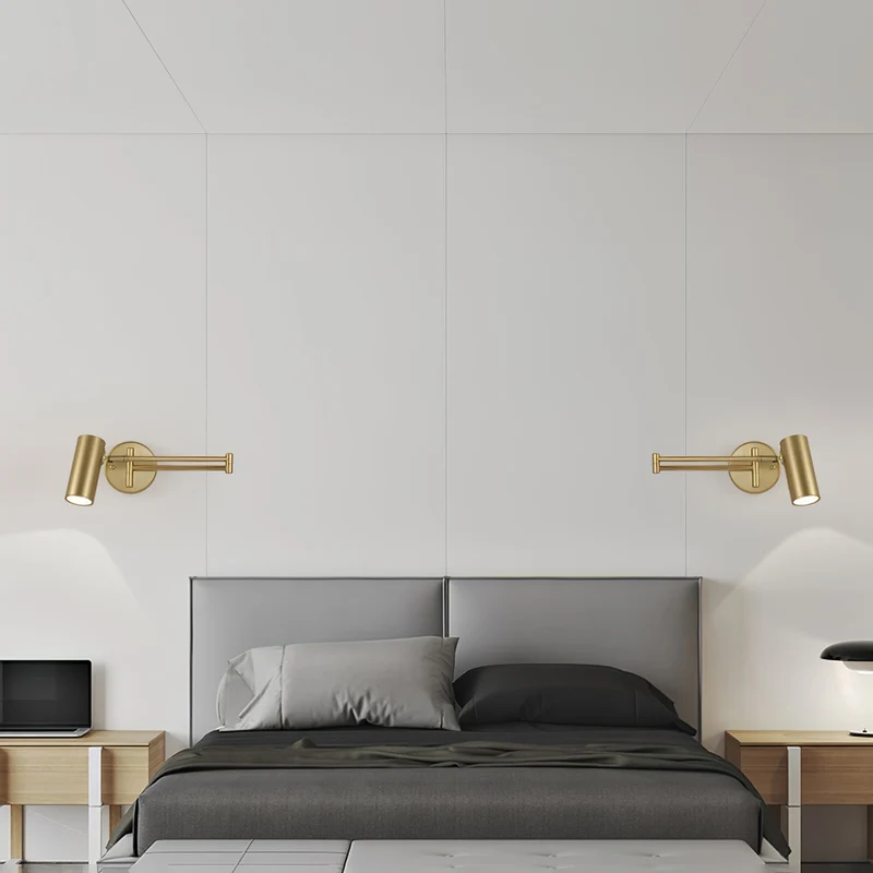 Verstelbare LED Wandlamp van Messing of Zwart Metaal met Draaibare Arm en Cilindrische Spot voor Slaapkamer en Badkamer | Sansoti