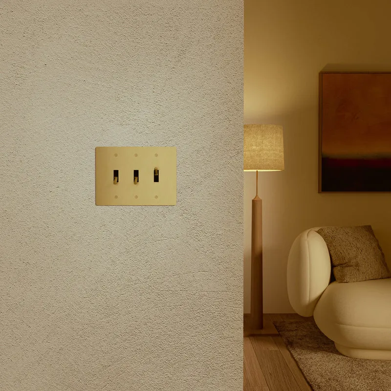Luxe Messing Tuimelschakelaar Met Minimalistisch Design En Hoogwaardige Afwerking | Sansoti