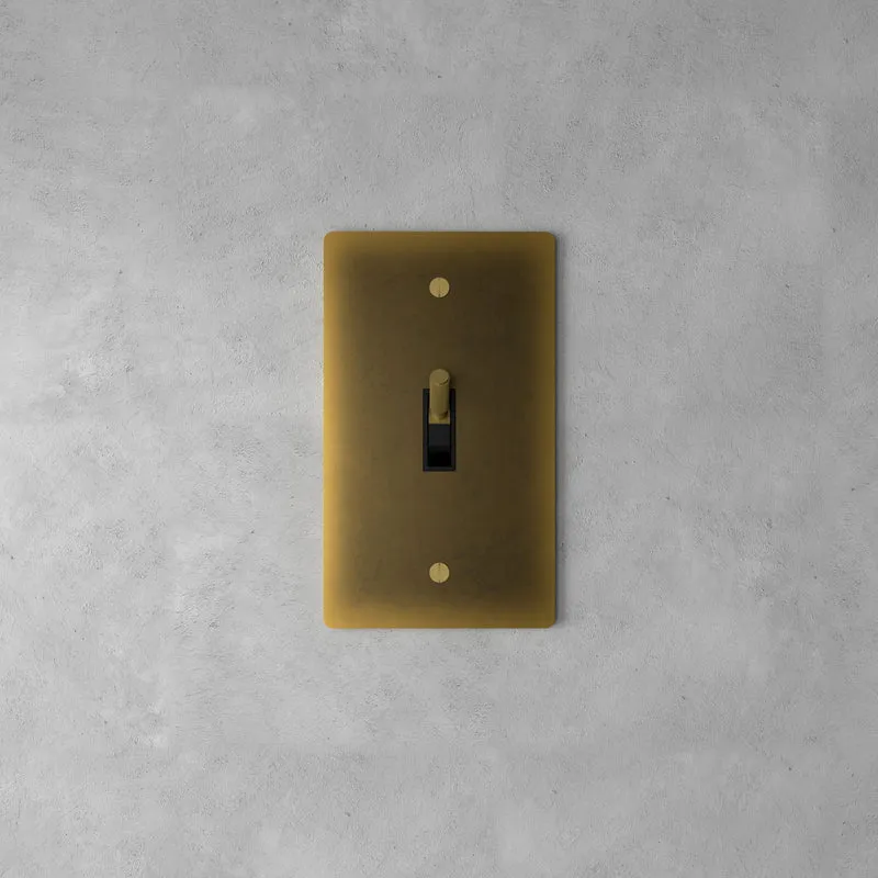 Luxe Messing Tuimelschakelaar Met Minimalistisch Design En Hoogwaardige Afwerking | Sansoti