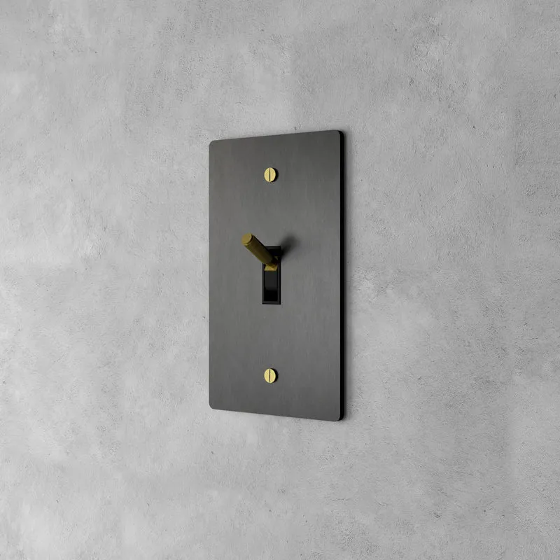 Luxe Messing Tuimelschakelaar Met Minimalistisch Design En Hoogwaardige Afwerking | Sansoti