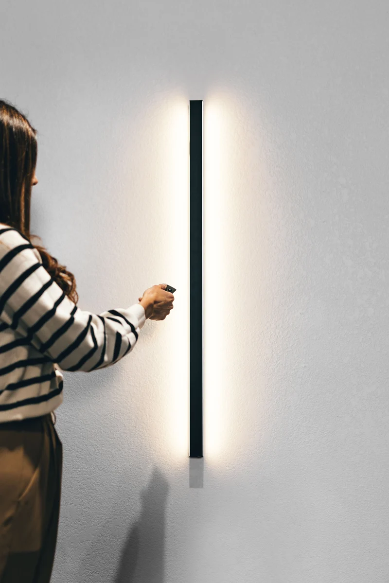 Minimalistische Lineaire Wandlamp Met Geïntegreerde LED Verlichting En Modern Design | Sansoti