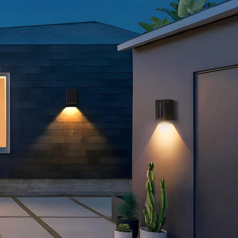 Solar Buitenlamp Up Down LED Aluminium Zwart Tuin Voordeur Veranda IP65 Wandlamp Zonne-energie Boven Onder Verlichting Modern Minimalistisch | Sansoti