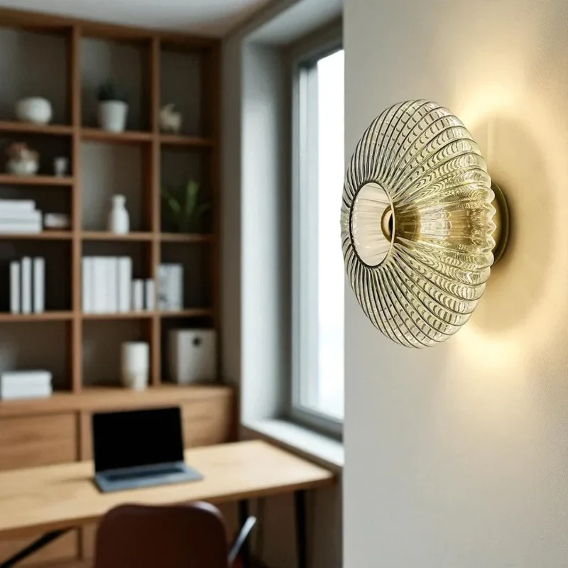 Ronde Glazen Wandlamp Geribbeld Schelp Design Goud Amber Woonkamer | Sansoti