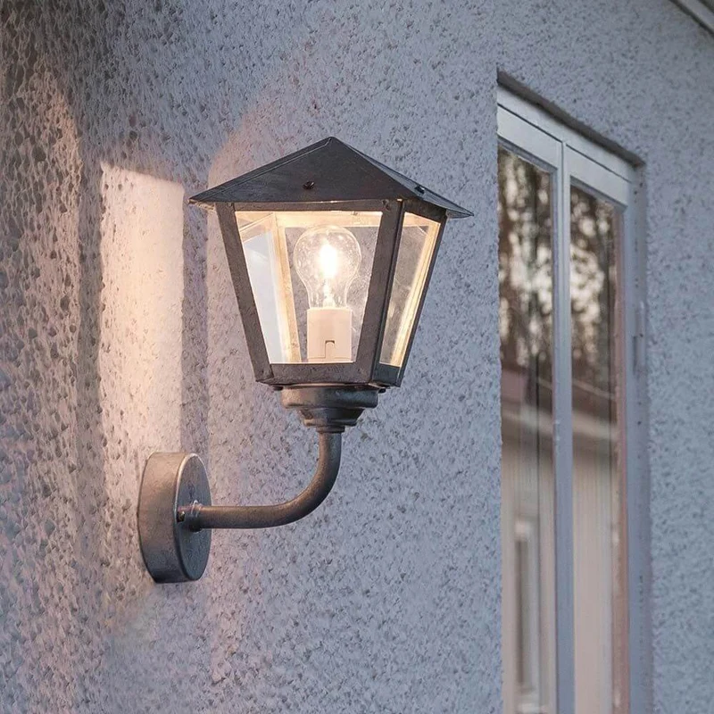 Benu Außen-Wandleuchte galvanisierter Stahl, rauchfarbenes Acrylglas