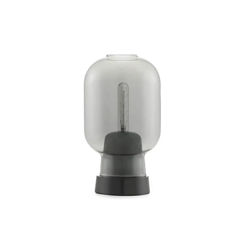 Tischleuchte Amp im Skandi-Look Rauchglas