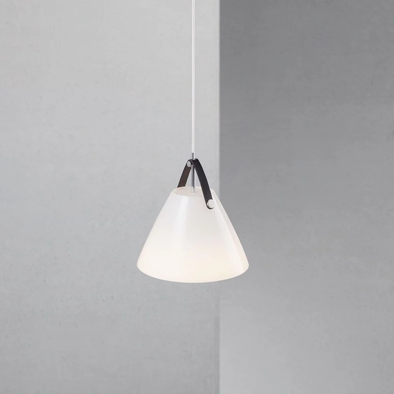 Strap 27 Glas Pendelleuchte Ø 27cm mit 2 Lederriemen Weiß