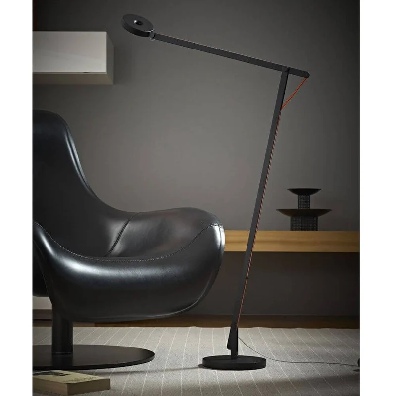 Rotaliana String LED-Stehleuchte mit Push Dimm To WarmWeiß