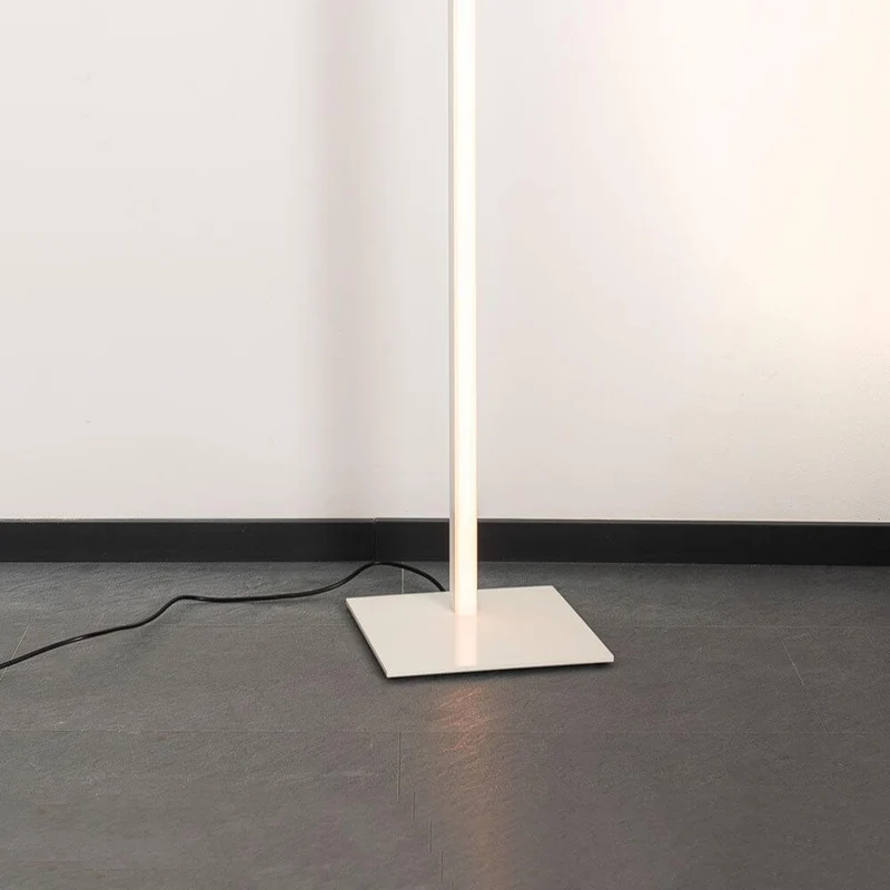 Sting Dim2warm langlebige LED-Stehleuchte