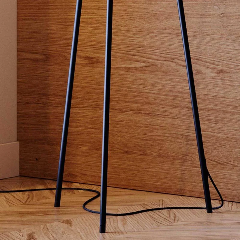 s.luce Dreibein-Stehleuchte Orb Tripod 160cm mit Glaskugel