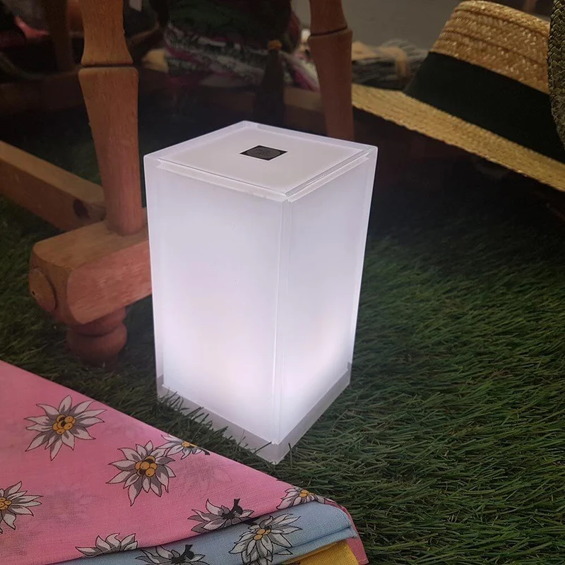Cub USB-C Akku LED-Tischleuchte mit App-Steuerung